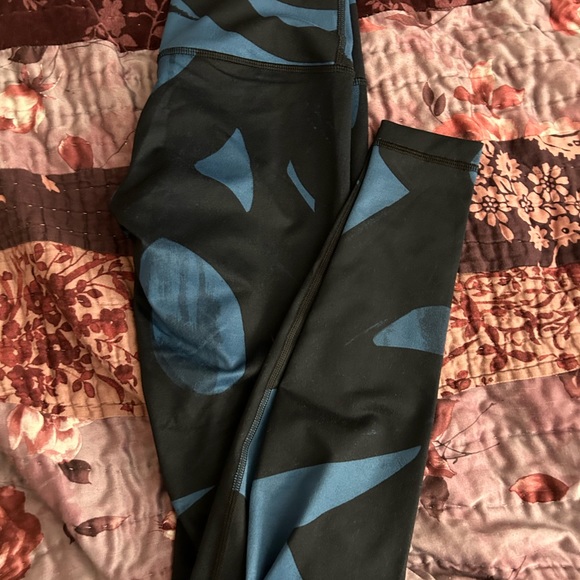 Lululemon Wunder Under Pants Size 4 - Picture 3 of 11